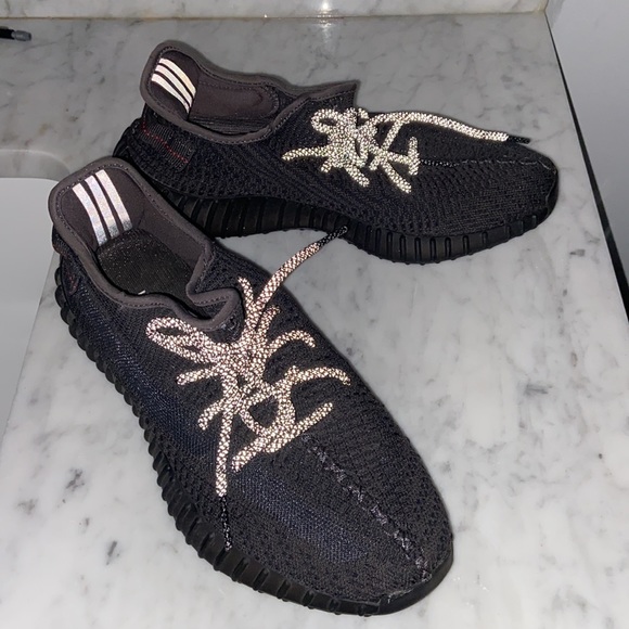 Black Reflective Yeezy’s Size 9. Worn a handful of times. No longer have box. - Picture 3 of 7